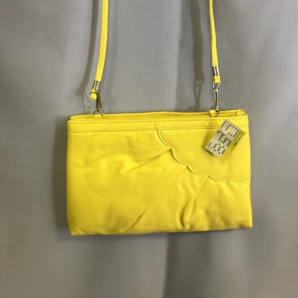 NWT YELLOW VEGAN CLUTCH with detachable crossbody strap - Picture 7 of 8